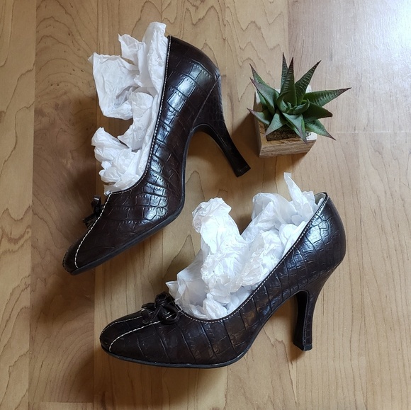 Maurice's Heels with Laces & Bows - Picture 3 of 8